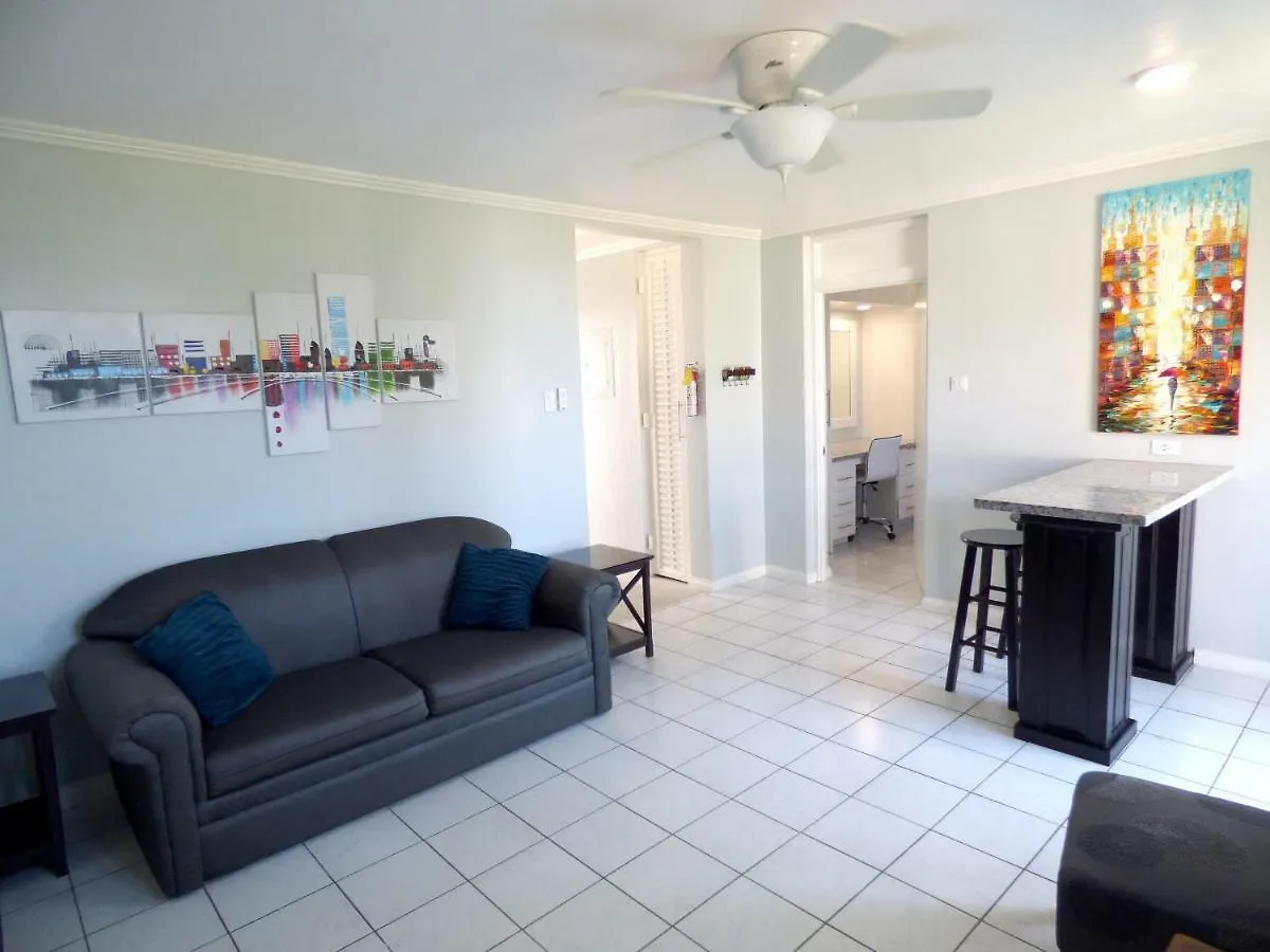 מלון דירות אוצ'ו ריוס Beach One Bedroom Suite A17